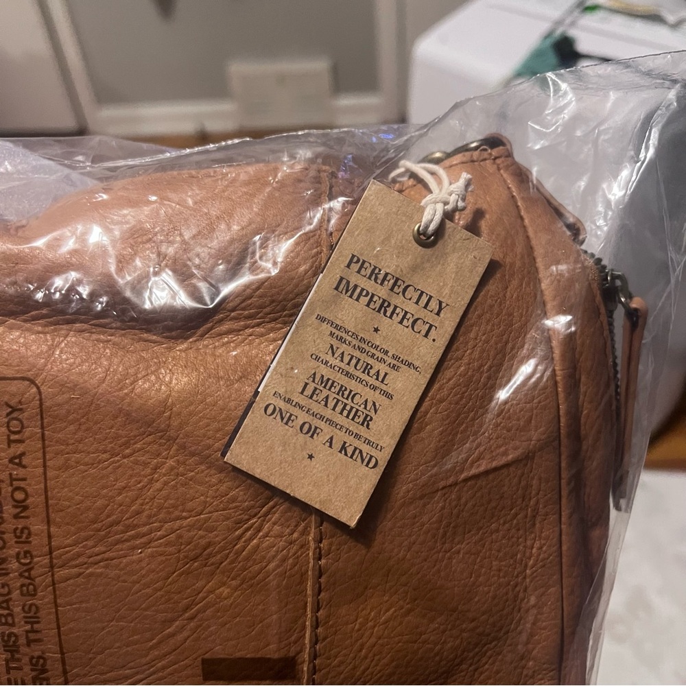 American Leather Co Austin Shoulder Bag Caffe Latte Color - Picture 4 of 10